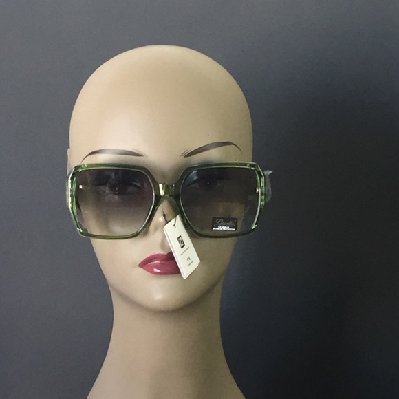 Giselle Trendy Sunglasses - Picture 1 of 4